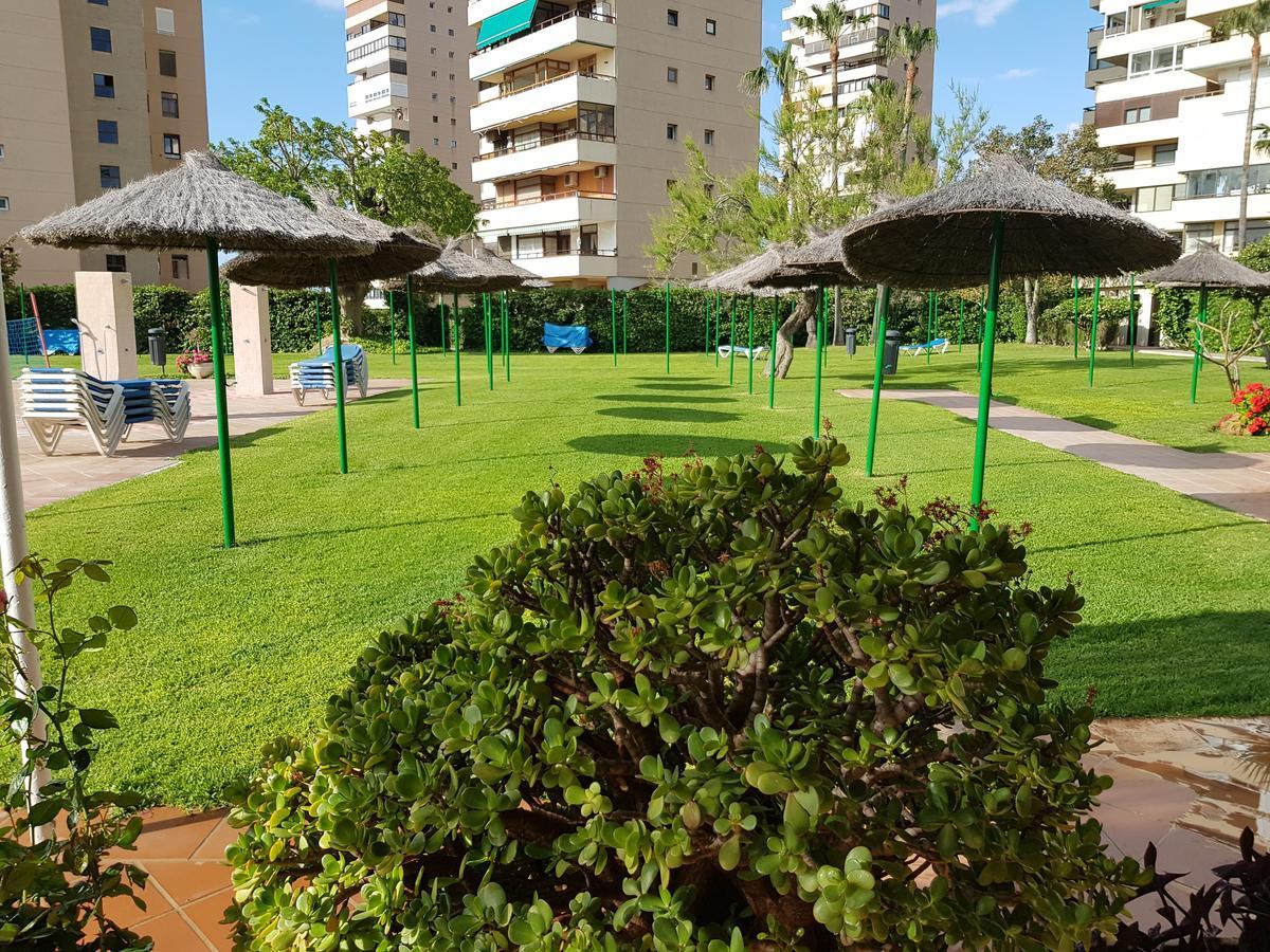 Apartamento Luxury House 110 M2 On The Beach, Pool, Parking Torremolinos Exterior foto