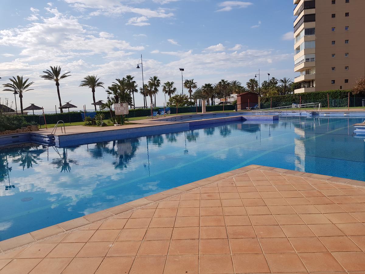 Apartamento Luxury House 110 M2 On The Beach, Pool, Parking Torremolinos Exterior foto